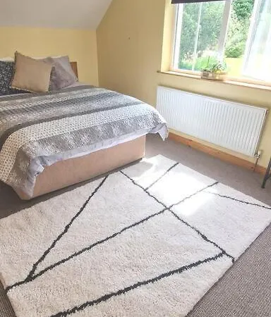 The 5 Bedrooms *