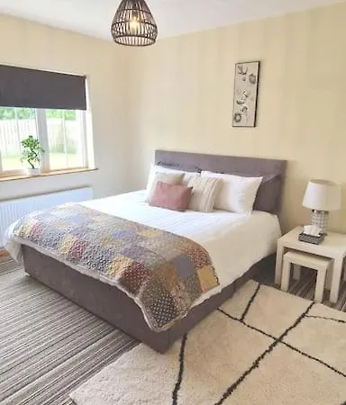 The 5 Bedrooms