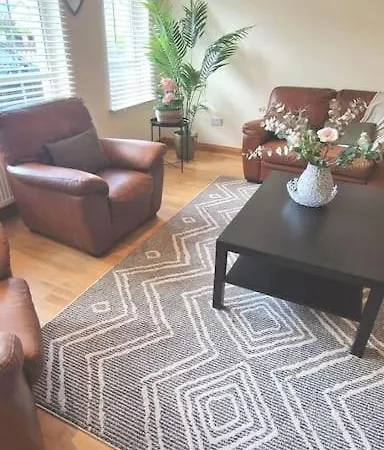 The 5 Bedrooms بيت للعطل *